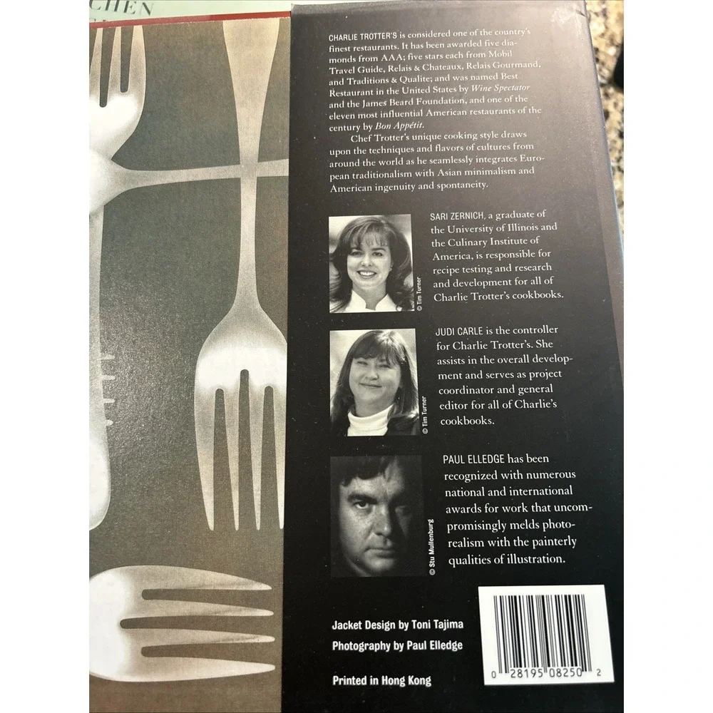 Charlie Trotter CHARLIE TROTTER COOKS AT HOME 1st Edition‎ Very Good HB DC